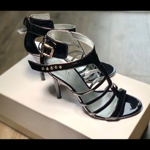 Guess By MARCIANO Leather heels